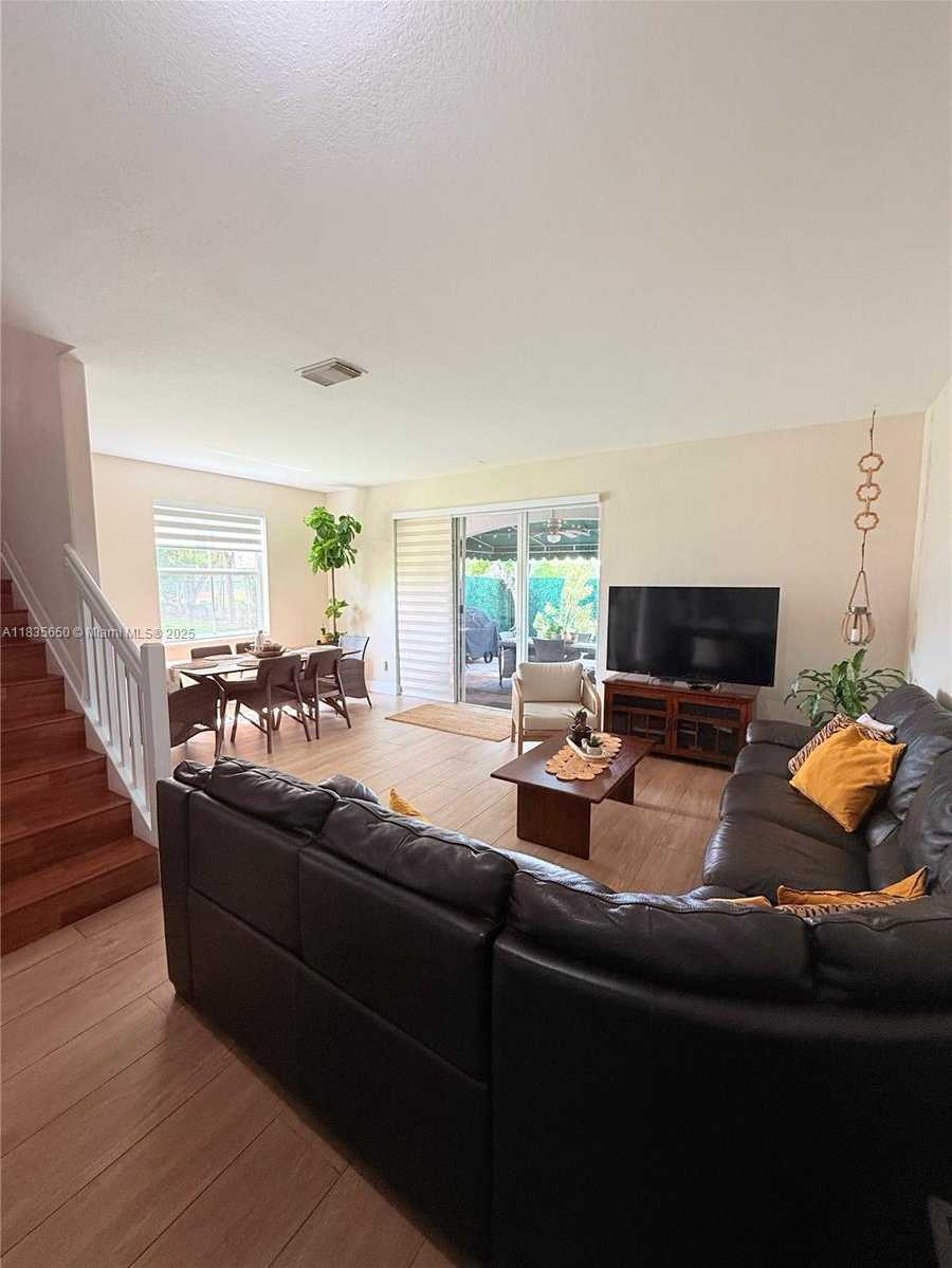 Small Image of 15260 SOUTH WEST 91ST LN, Miami Number 12