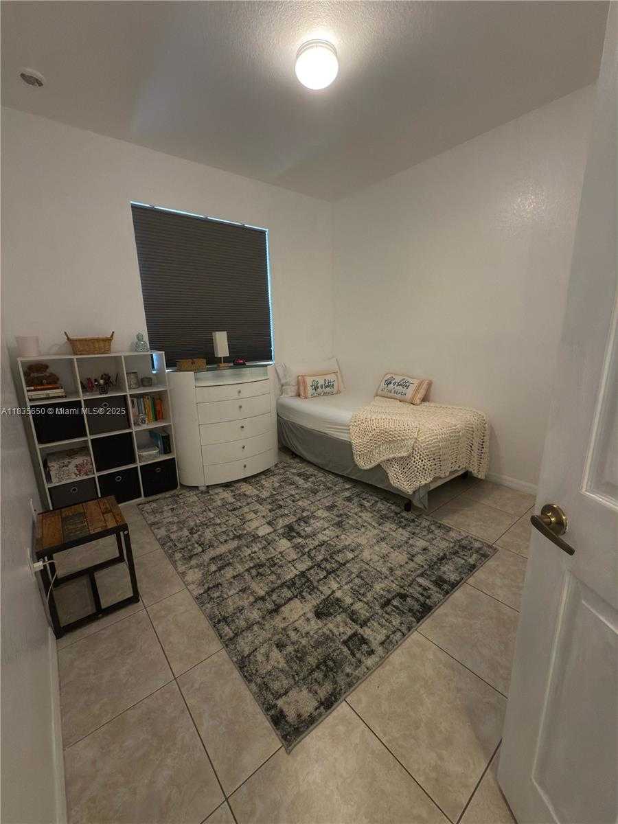 Small Image of 15260 SOUTH WEST 91ST LN, Miami Number 19