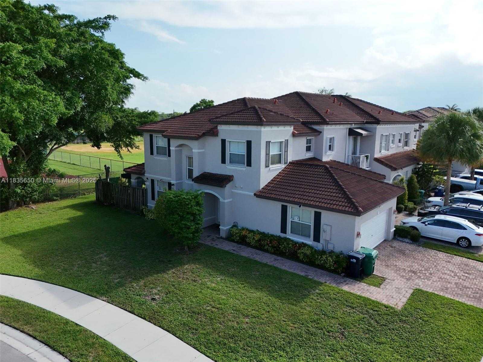 Small Image of 15260 SOUTH WEST 91ST LN, Miami Number 2
