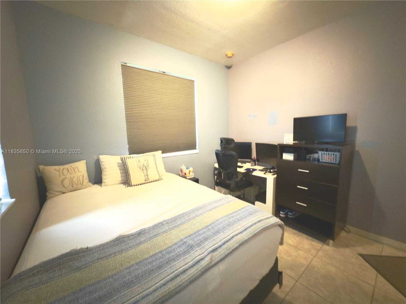 Small Image of 15260 SOUTH WEST 91ST LN, Miami Number 20