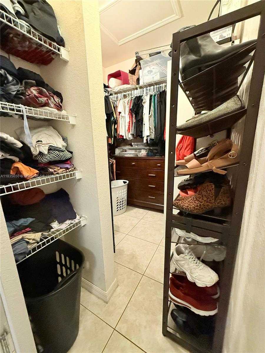 Small Image of 15260 SOUTH WEST 91ST LN, Miami Number 22