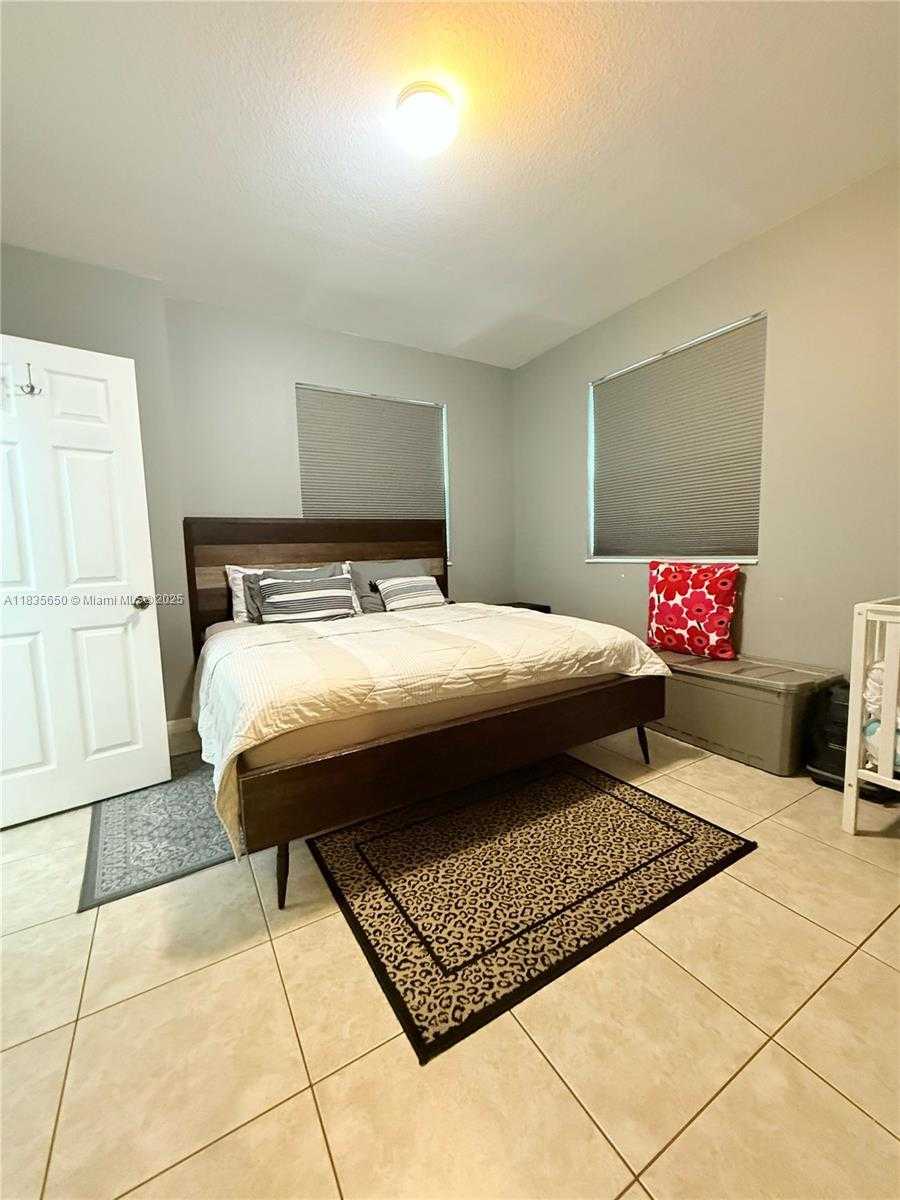 Small Image of 15260 SOUTH WEST 91ST LN, Miami Number 23