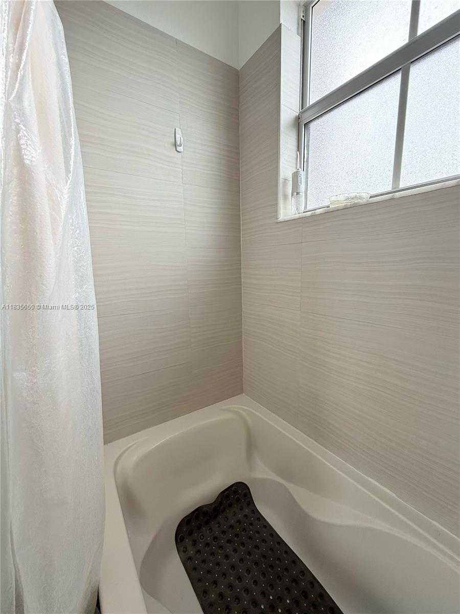 Small Image of 15260 SOUTH WEST 91ST LN, Miami Number 25