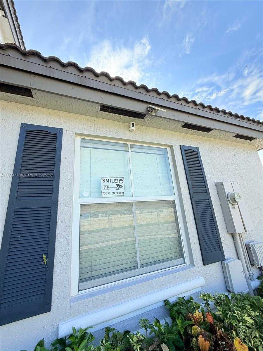 Small Image of 15260 SOUTH WEST 91ST LN, Miami Number 27