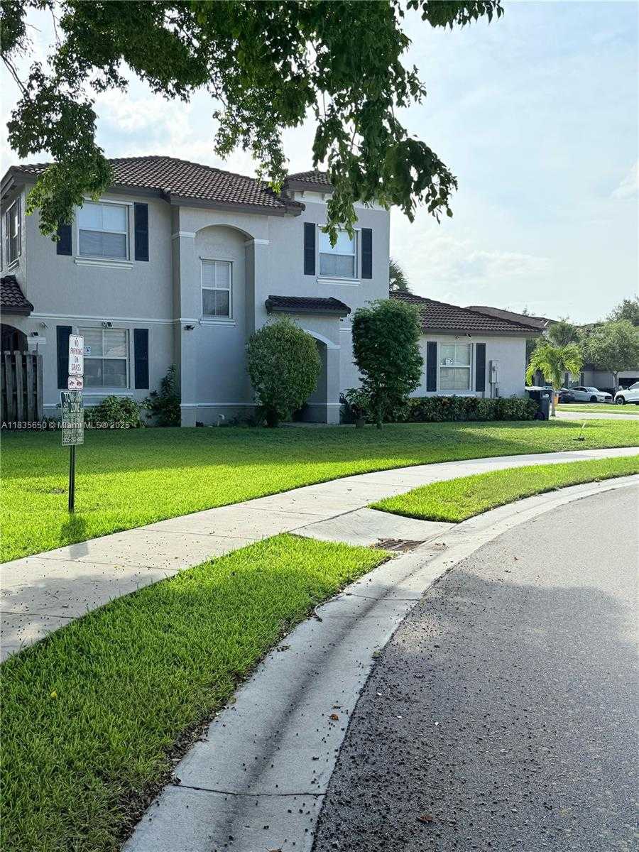 Small Image of 15260 SOUTH WEST 91ST LN, Miami Number 29