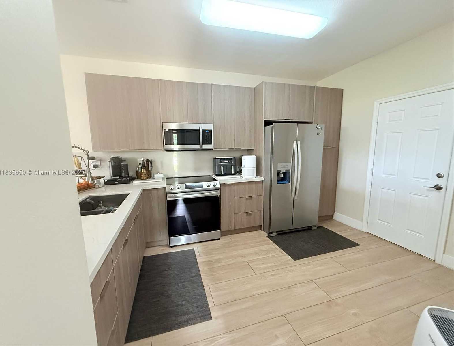 Small Image of 15260 SOUTH WEST 91ST LN, Miami Number 4