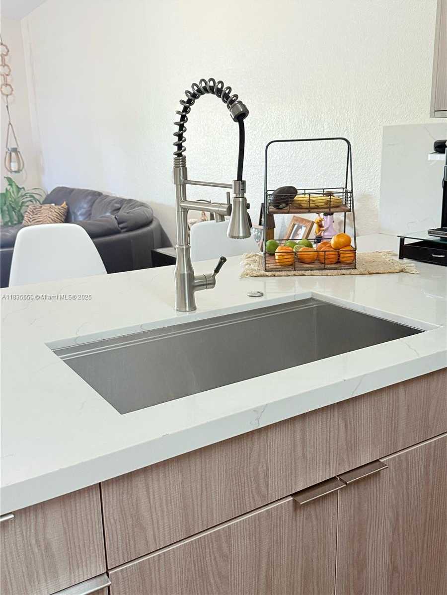 Small Image of 15260 SOUTH WEST 91ST LN, Miami Number 7