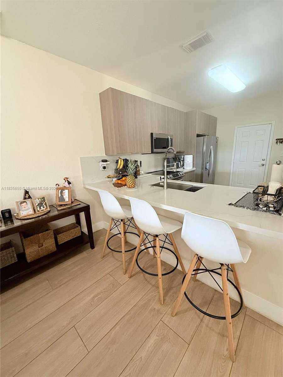 Small Image of 15260 SOUTH WEST 91ST LN, Miami Number 8