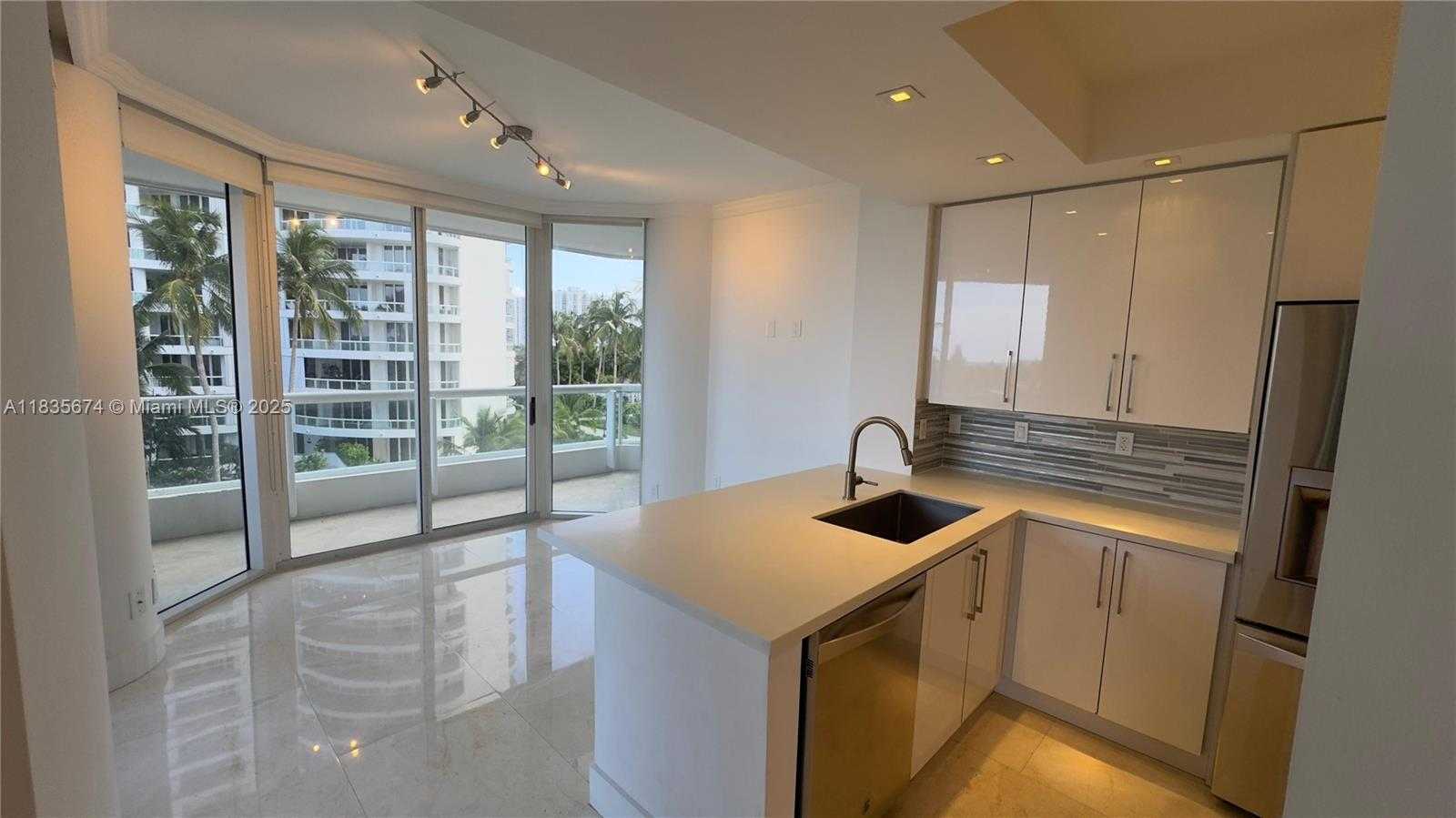 Small Image of 21150 POINT PL #701, Aventura Number 15