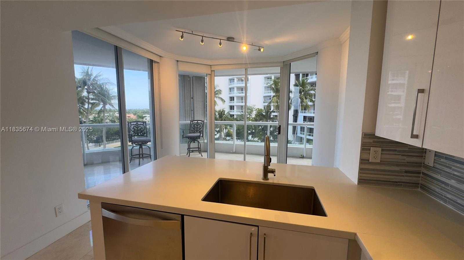 Small Image of 21150 POINT PL #701, Aventura Number 22