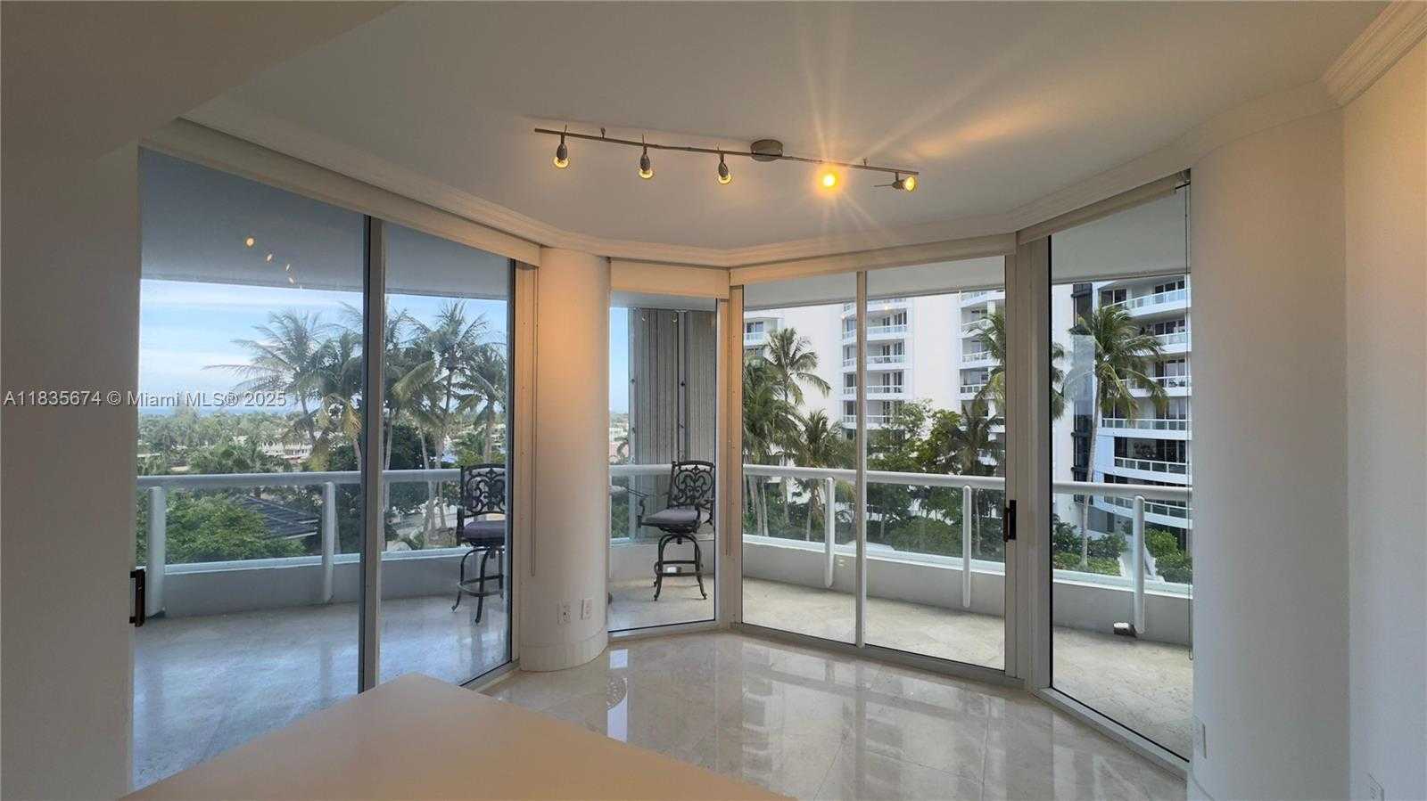 Small Image of 21150 POINT PL #701, Aventura Number 23