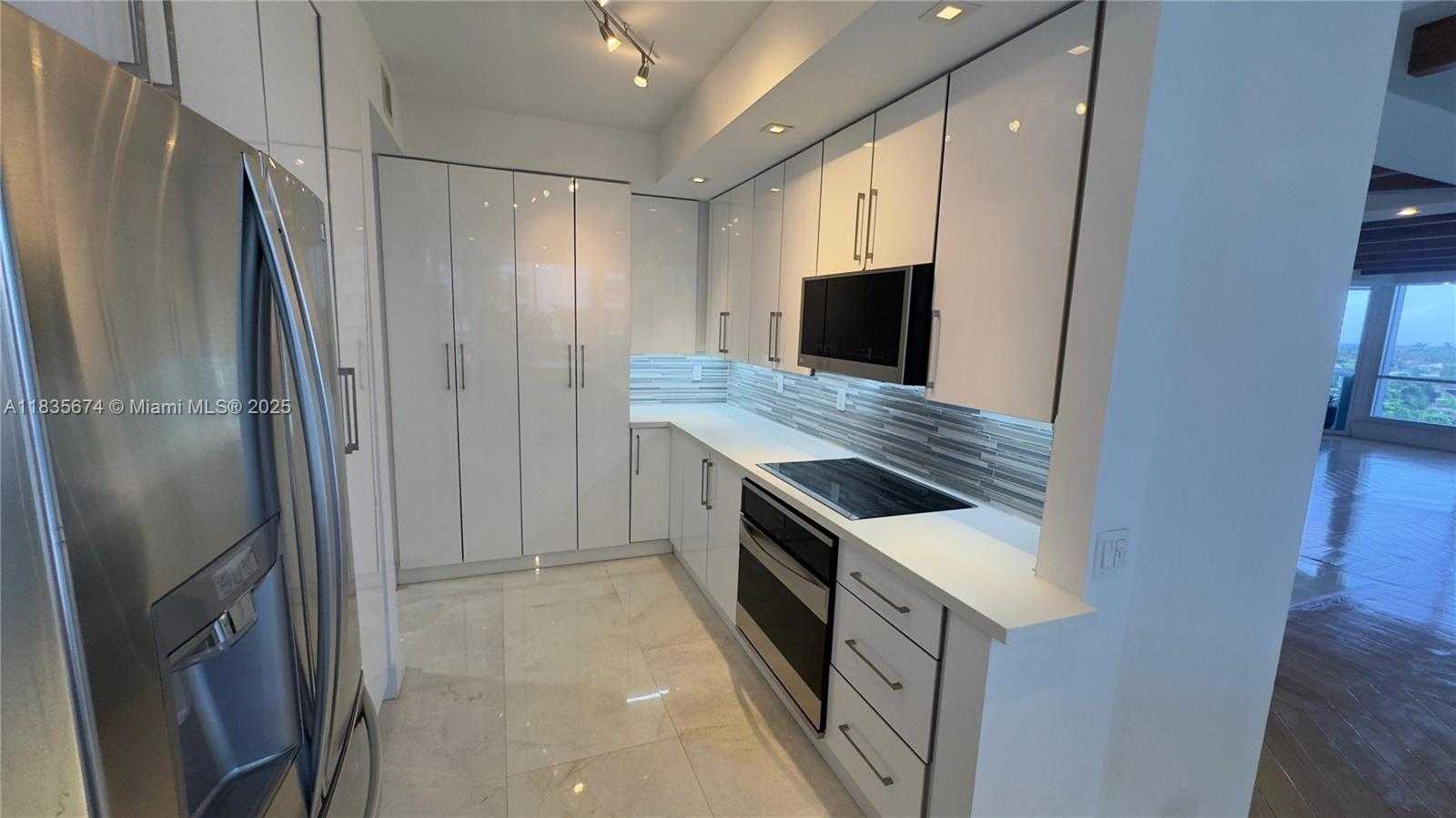 Small Image of 21150 POINT PL #701, Aventura Number 24