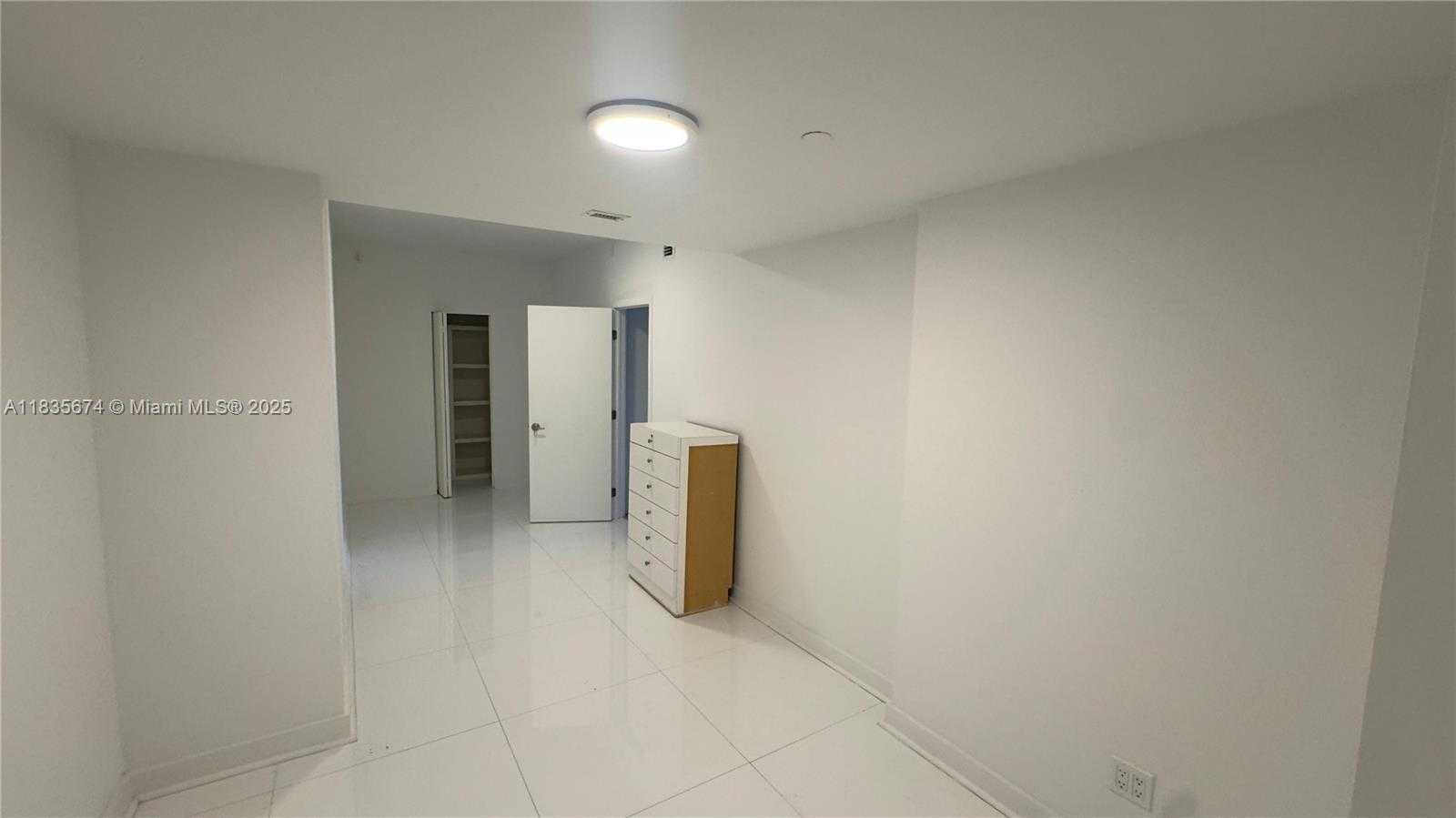 Small Image of 21150 POINT PL #701, Aventura Number 31
