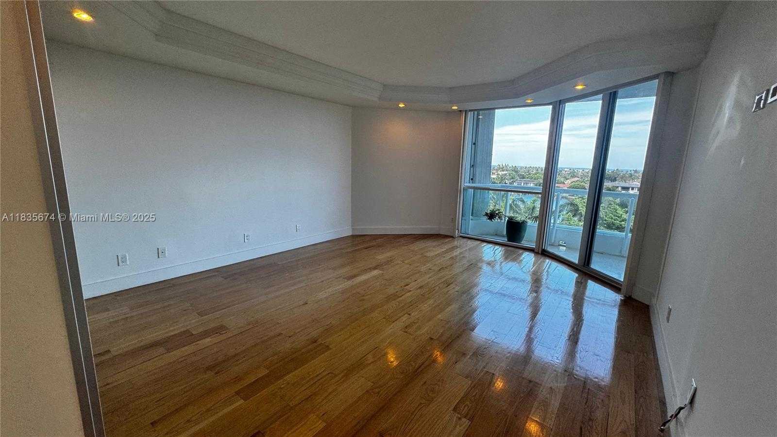 Small Image of 21150 POINT PL #701, Aventura Number 37