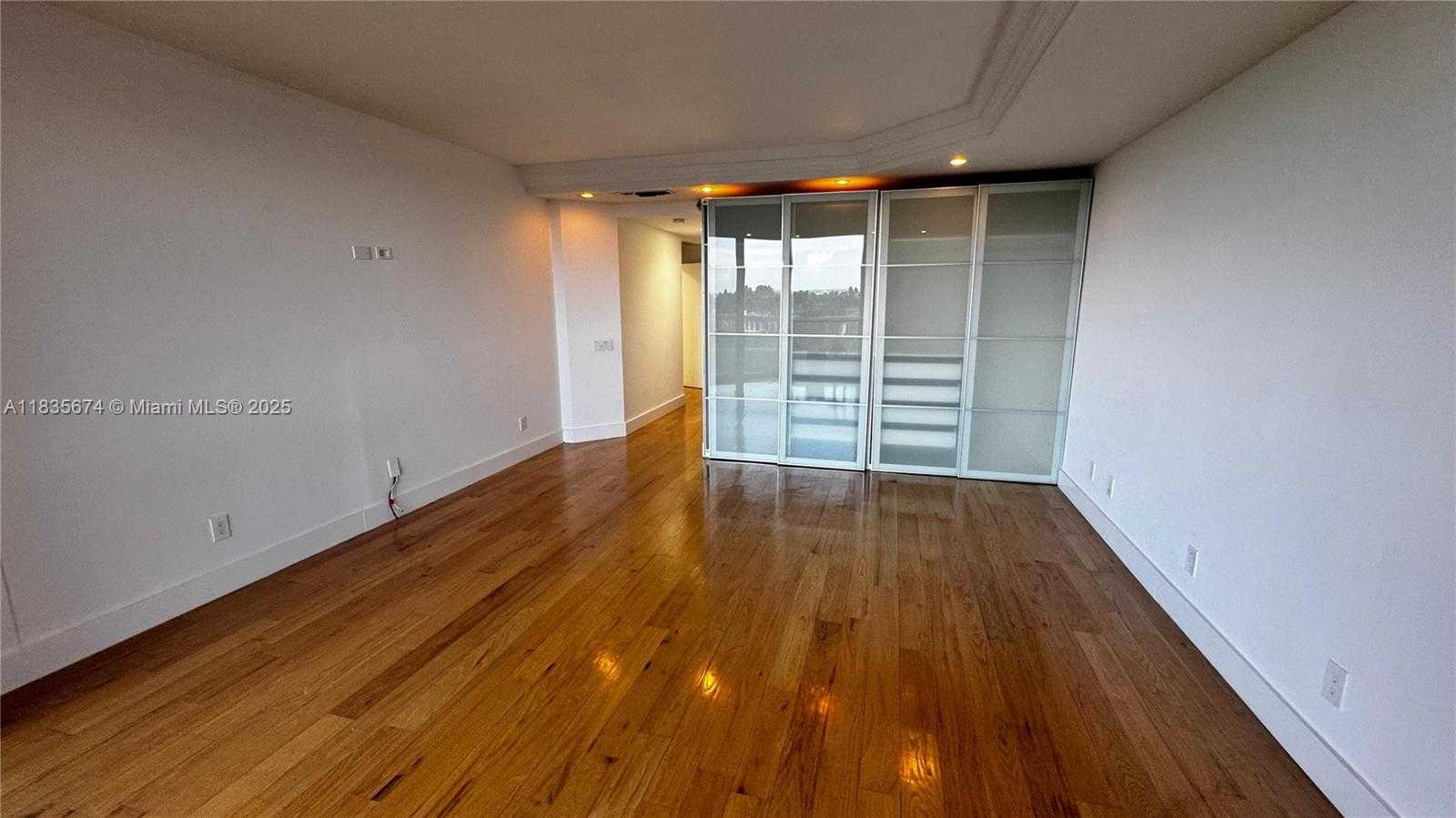 Small Image of 21150 POINT PL #701, Aventura Number 38
