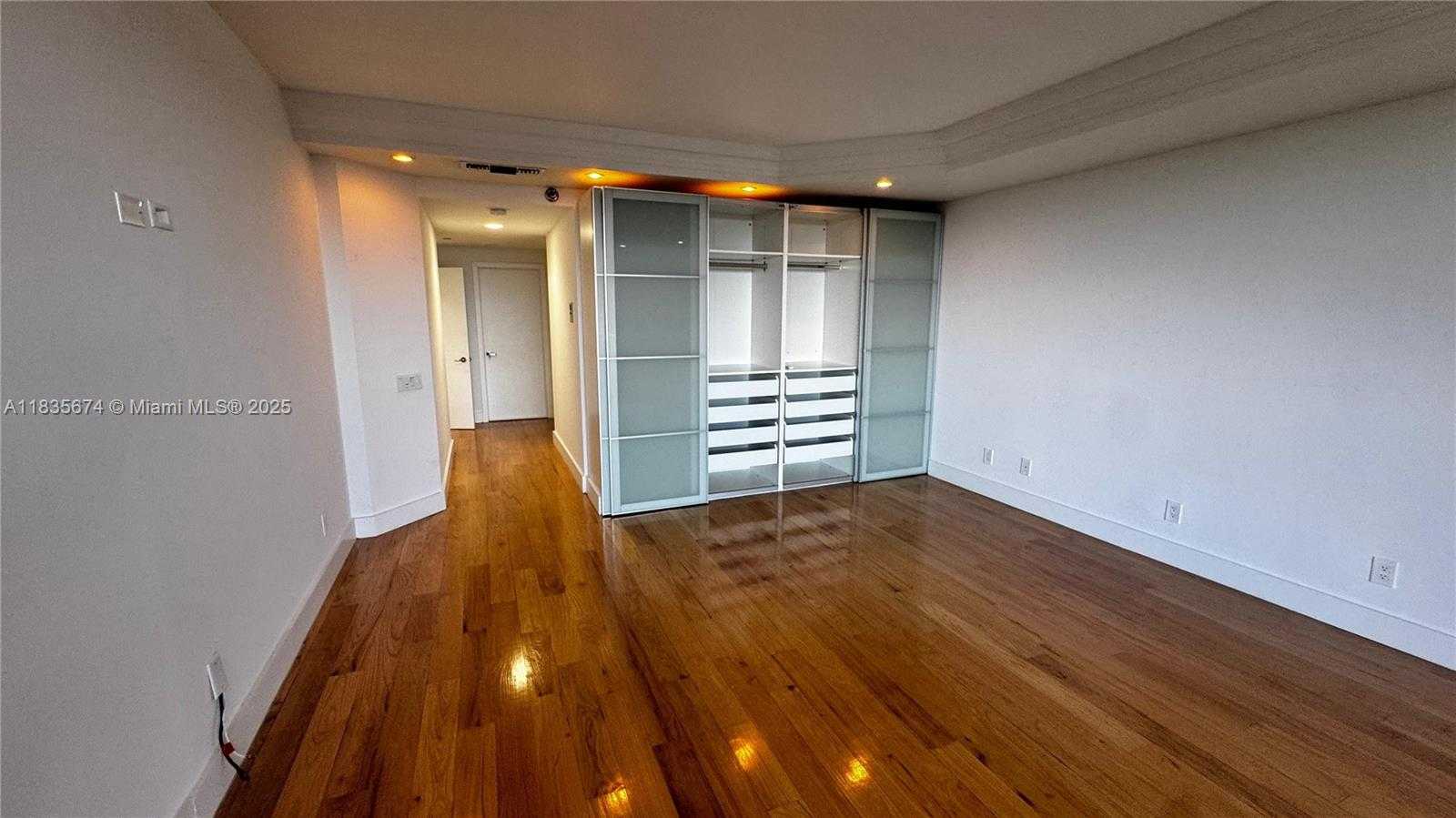 Small Image of 21150 POINT PL #701, Aventura Number 40