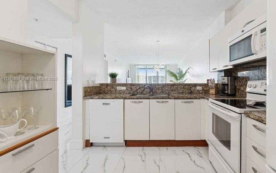 Small Image of 18100 NORTH BAY RD #1108, Sunny Isles Beach Number 10
