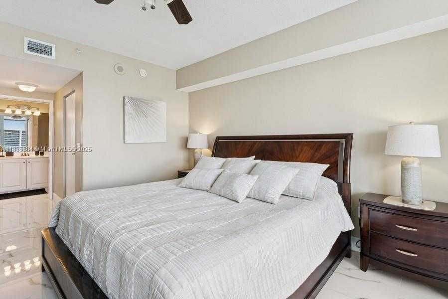 Small Image of 18100 NORTH BAY RD #1108, Sunny Isles Beach Number 15