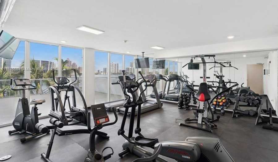 Small Image of 18100 NORTH BAY RD #1108, Sunny Isles Beach Number 24