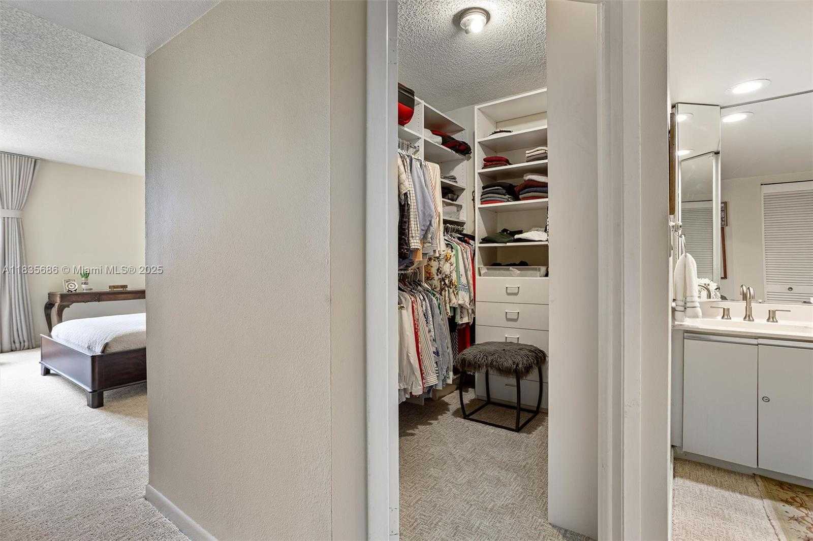 Small Image of 520 BRICKELL KEY DR #A1404, Miami Number 11