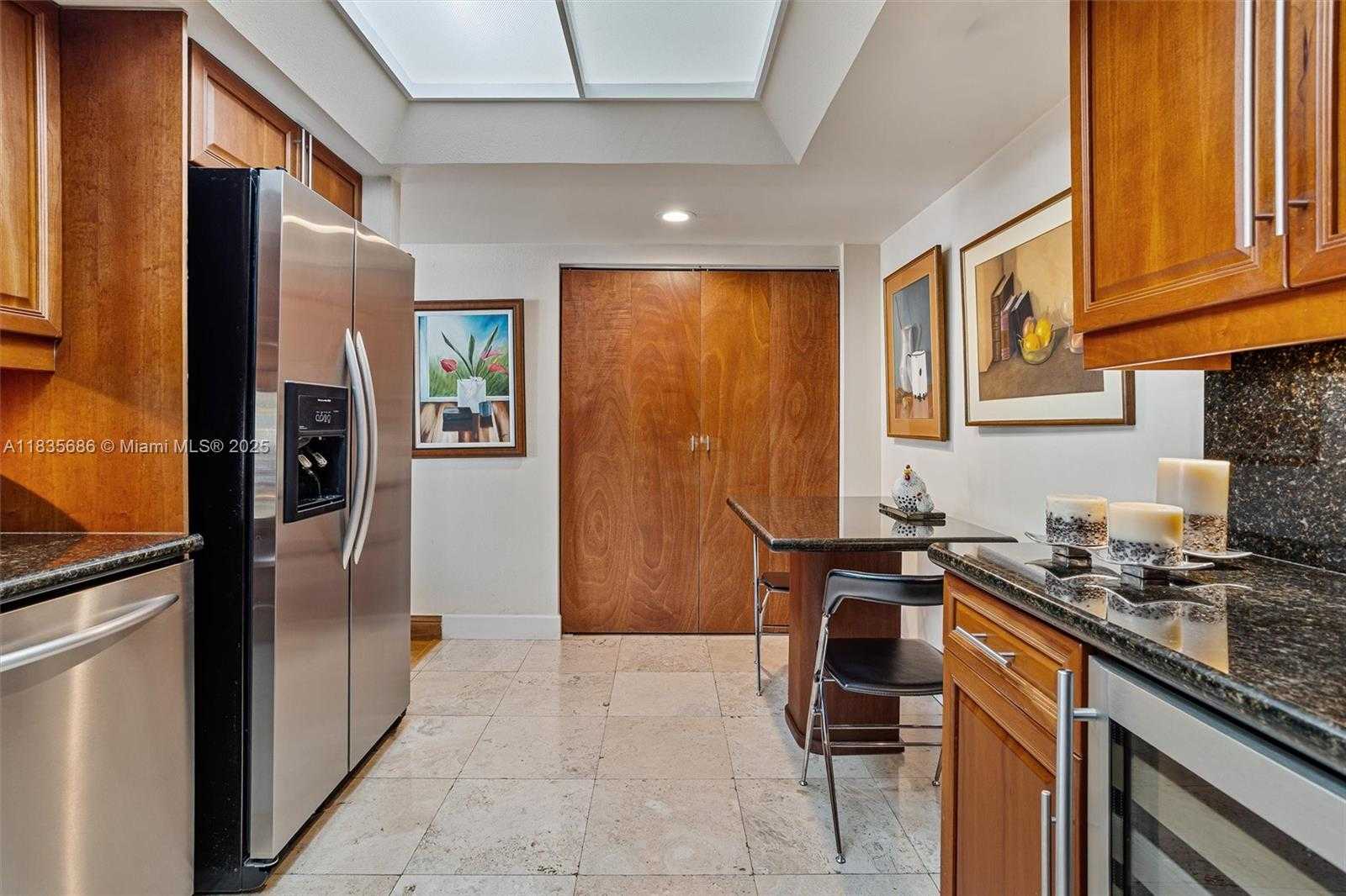 Small Image of 520 BRICKELL KEY DR #A1404, Miami Number 18
