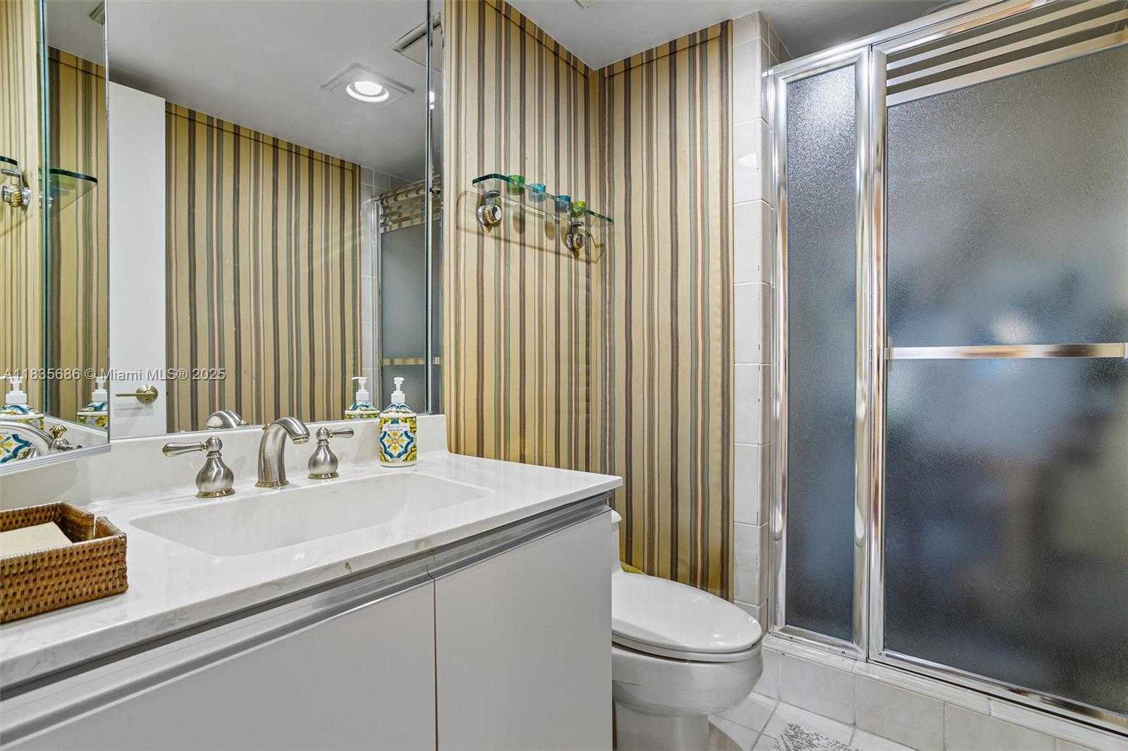 Small Image of 520 BRICKELL KEY DR #A1404, Miami Number 23