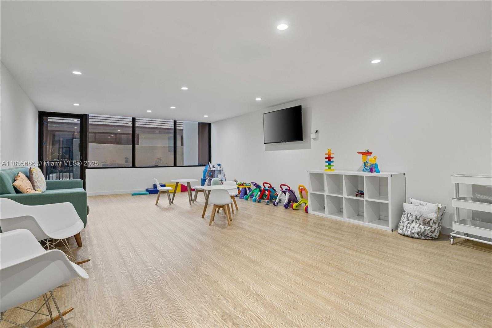 Small Image of 520 BRICKELL KEY DR #A1404, Miami Number 25