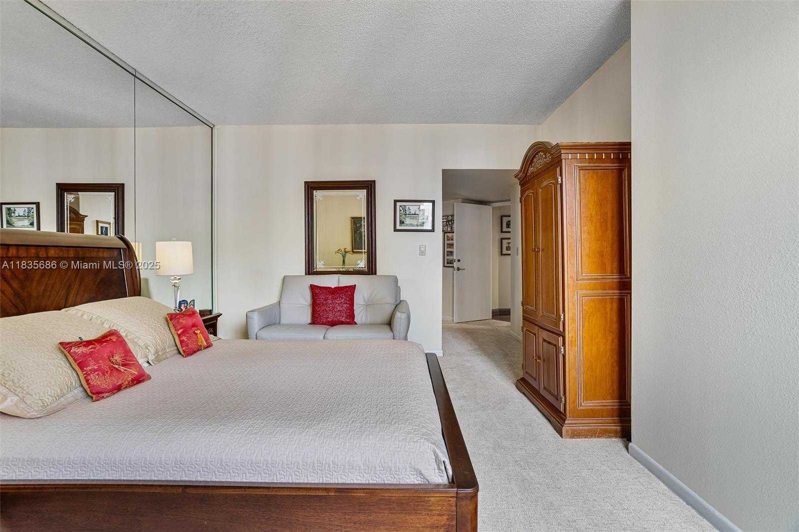 Small Image of 520 BRICKELL KEY DR #A1404, Miami Number 9