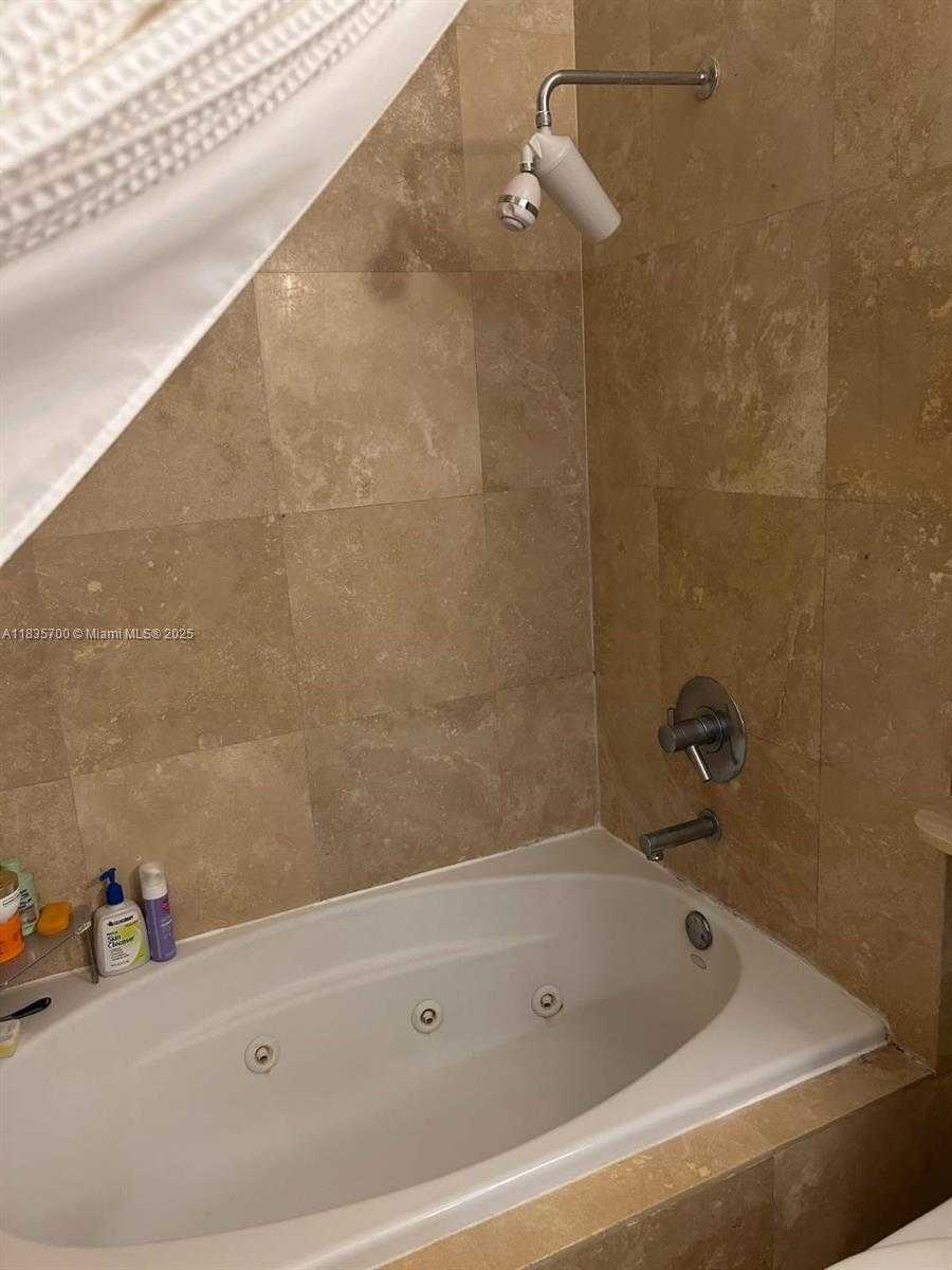 Small Image of 18181 NORTH EAST 31ST CT #2204, Aventura Number 8
