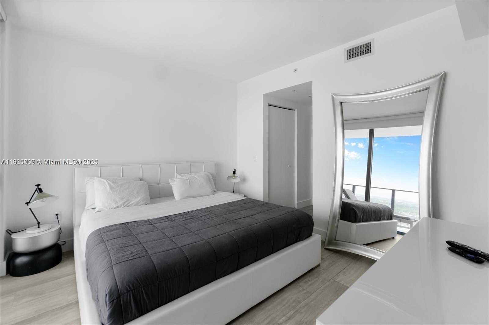 Small Image of 121 NORTH EAST 34TH ST #3012, Miami Number 12