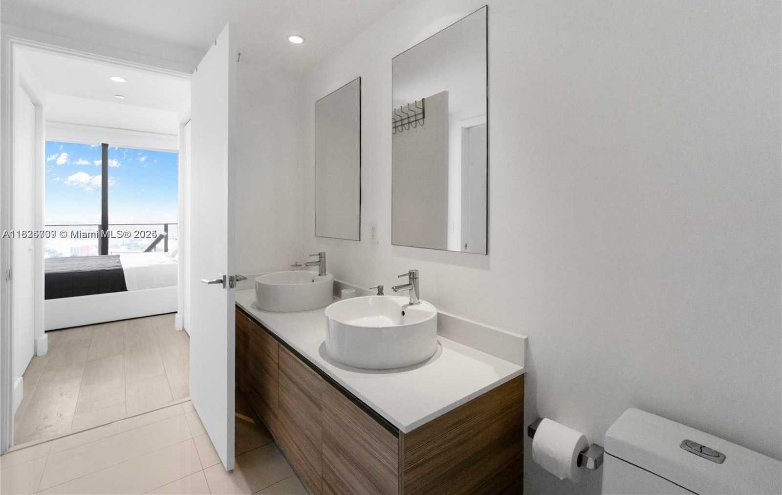 Small Image of 121 NORTH EAST 34TH ST #3012, Miami Number 15