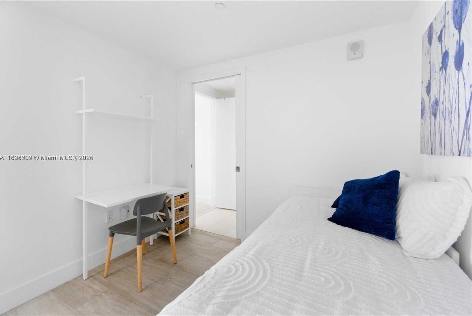 Small Image of 121 NORTH EAST 34TH ST #3012, Miami Number 9