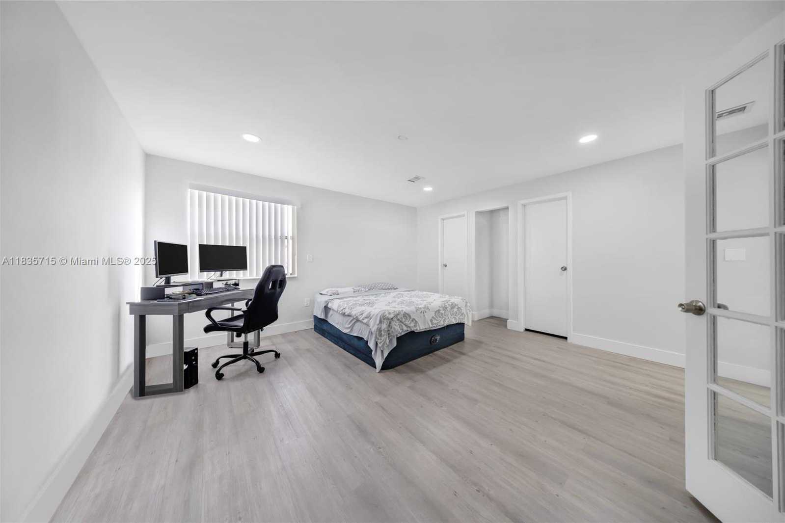Small Image of 6637 NORTH WEST 181ST LN, Hialeah Number 18
