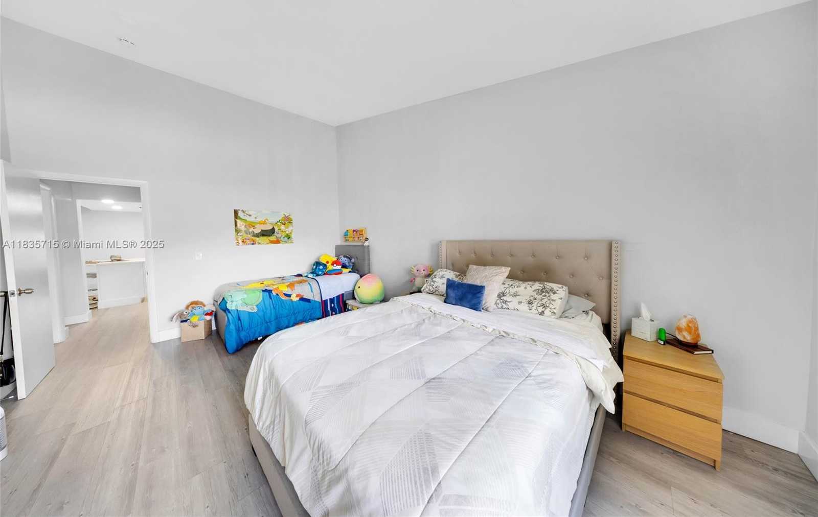 Small Image of 6637 NORTH WEST 181ST LN, Hialeah Number 22