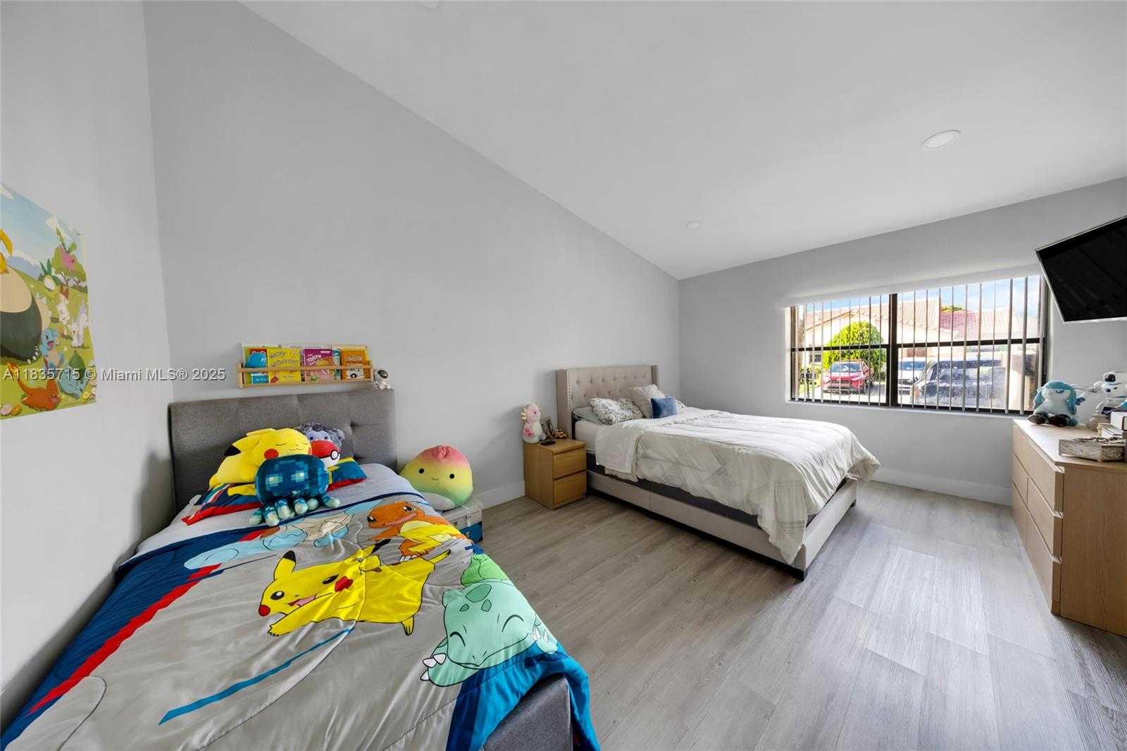 Small Image of 6637 NORTH WEST 181ST LN, Hialeah Number 24