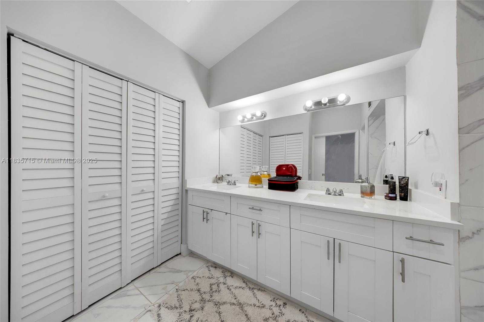 Small Image of 6637 NORTH WEST 181ST LN, Hialeah Number 27