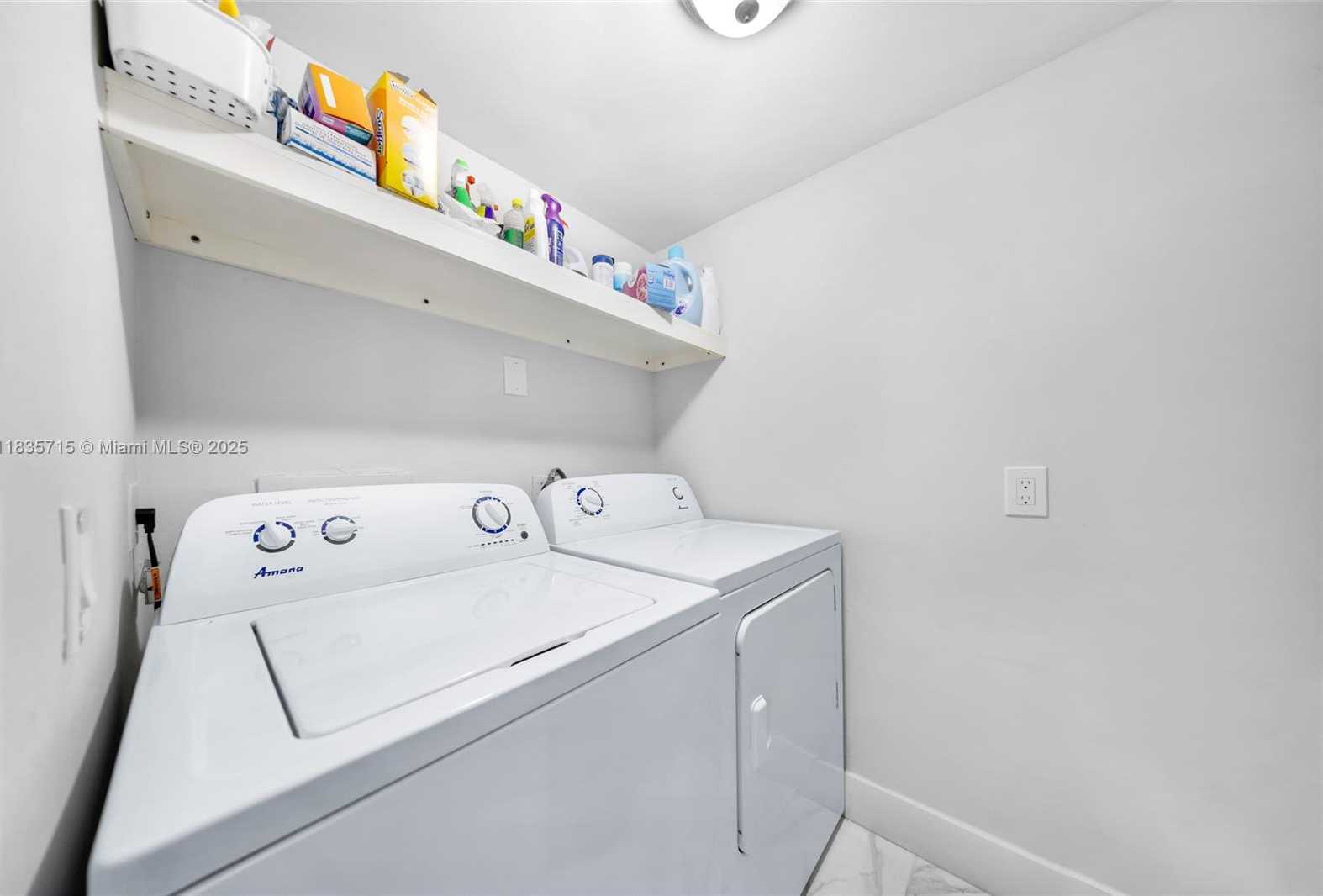 Small Image of 6637 NORTH WEST 181ST LN, Hialeah Number 29
