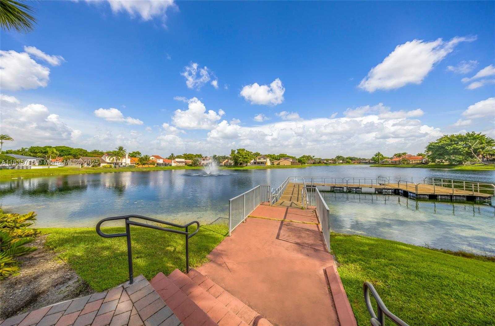 Small Image of 6637 NORTH WEST 181ST LN, Hialeah Number 33