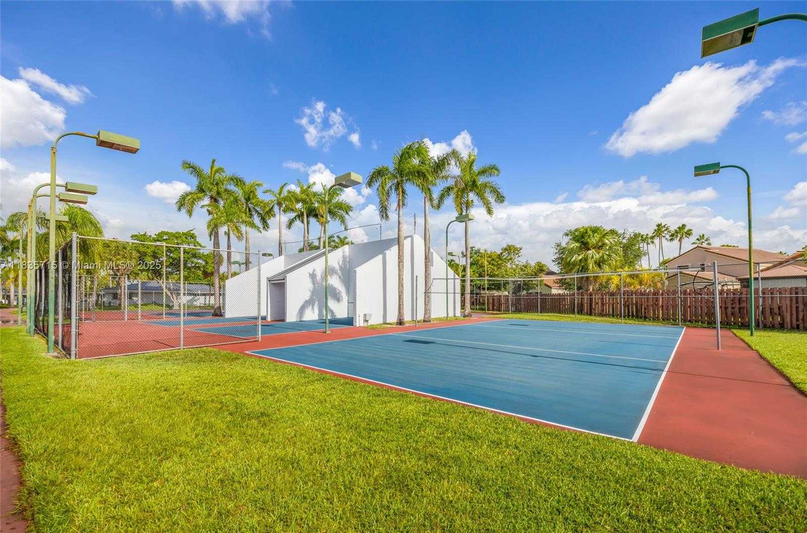 Small Image of 6637 NORTH WEST 181ST LN, Hialeah Number 36