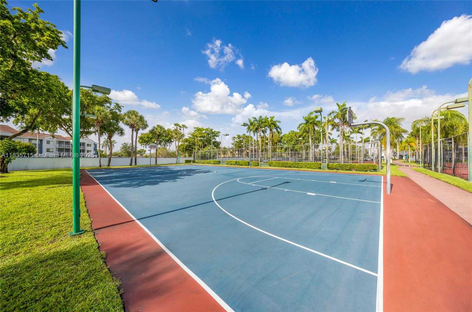 Small Image of 6637 NORTH WEST 181ST LN, Hialeah Number 37