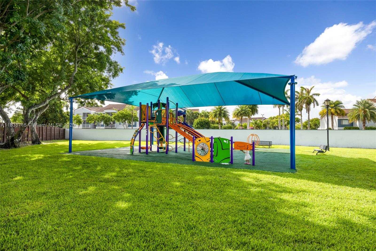 Small Image of 6637 NORTH WEST 181ST LN, Hialeah Number 38
