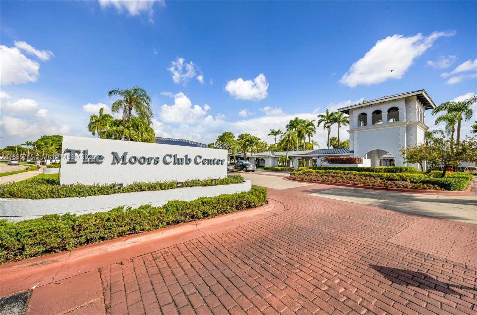 Small Image of 6637 NORTH WEST 181ST LN, Hialeah Number 39