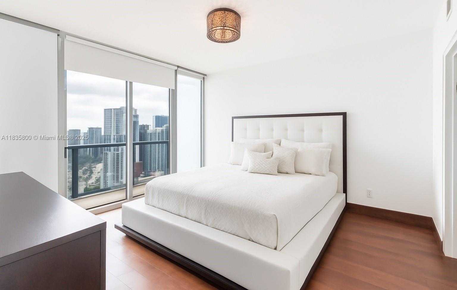 Small Image of 888 BISCAYNE BLVD #3506, Miami Number 9