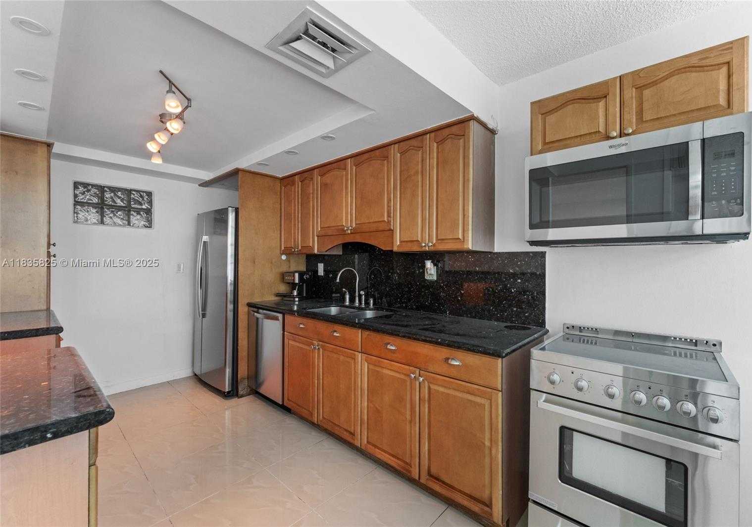 Small Image of 18061 BISCAYNE #1701, Aventura Number 10