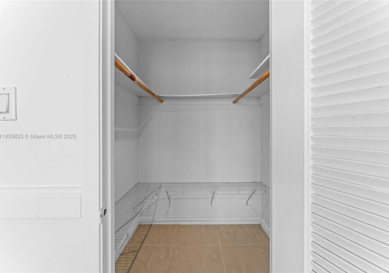 Small Image of 18061 BISCAYNE #1701, Aventura Number 15