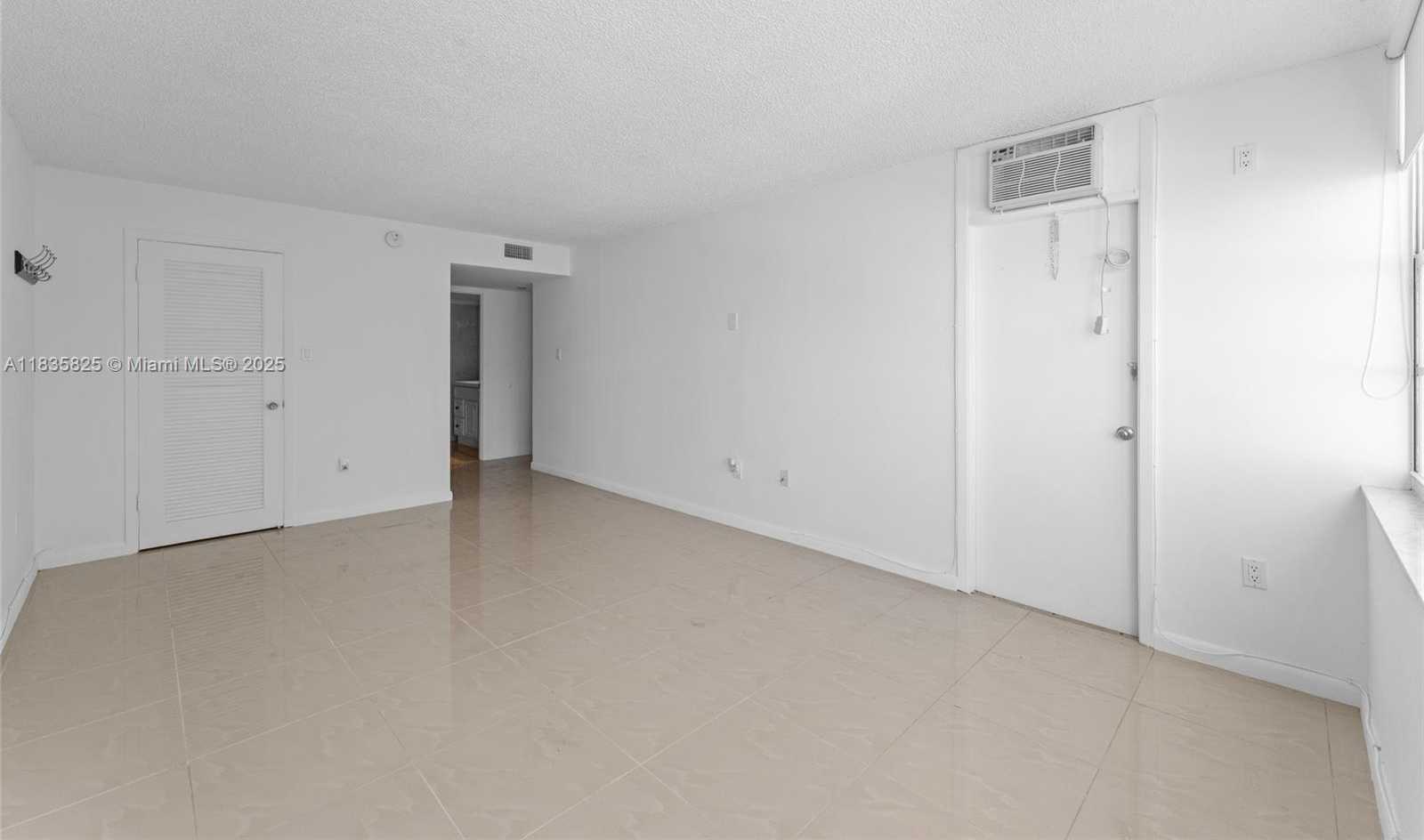 Small Image of 18061 BISCAYNE #1701, Aventura Number 19