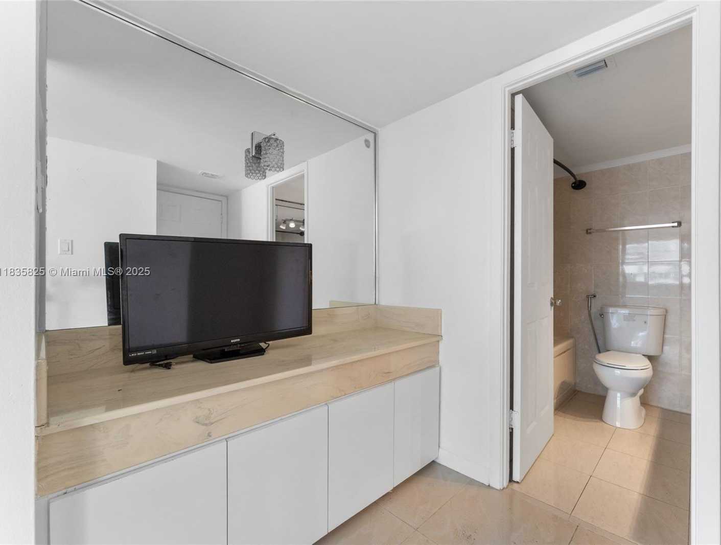 Small Image of 18061 BISCAYNE #1701, Aventura Number 23