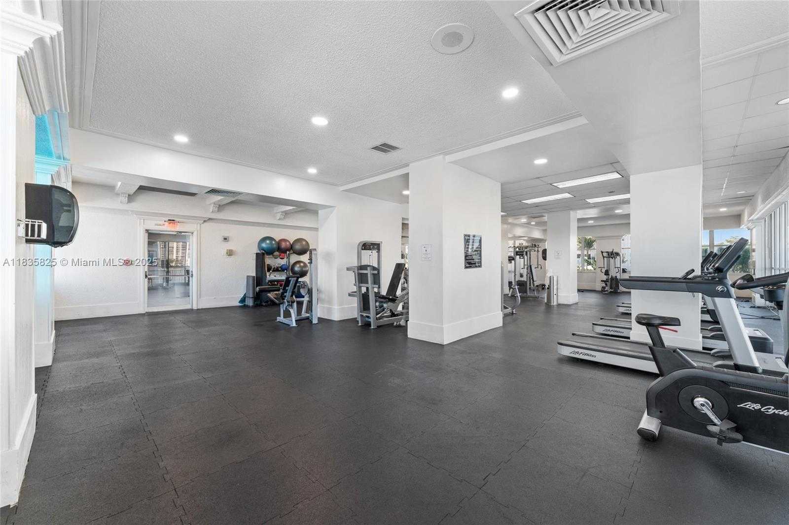 Small Image of 18061 BISCAYNE #1701, Aventura Number 26