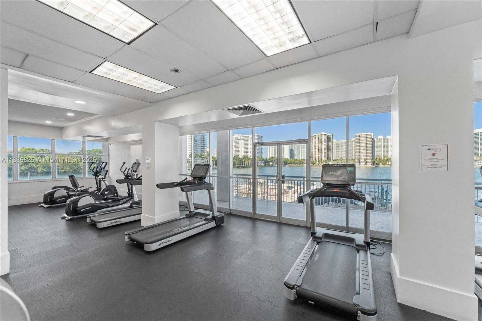 Small Image of 18061 BISCAYNE #1701, Aventura Number 27