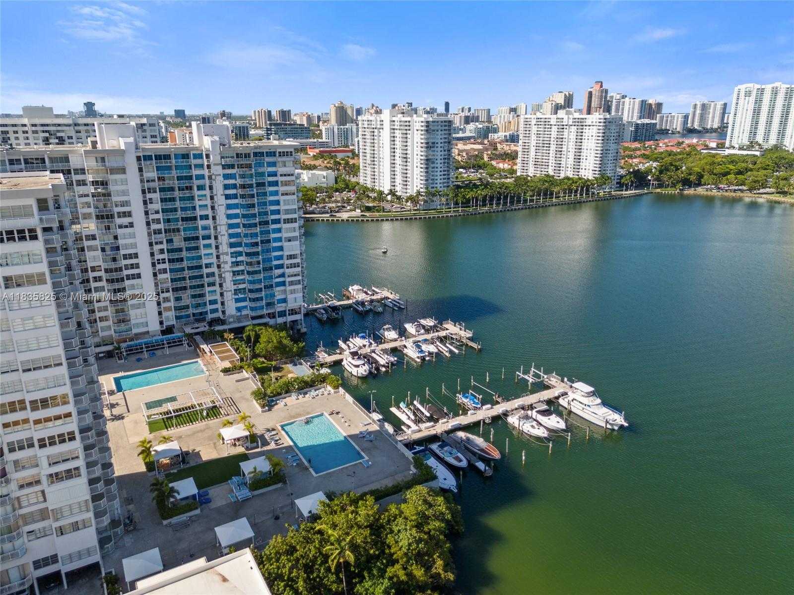 Small Image of 18061 BISCAYNE #1701, Aventura Number 30